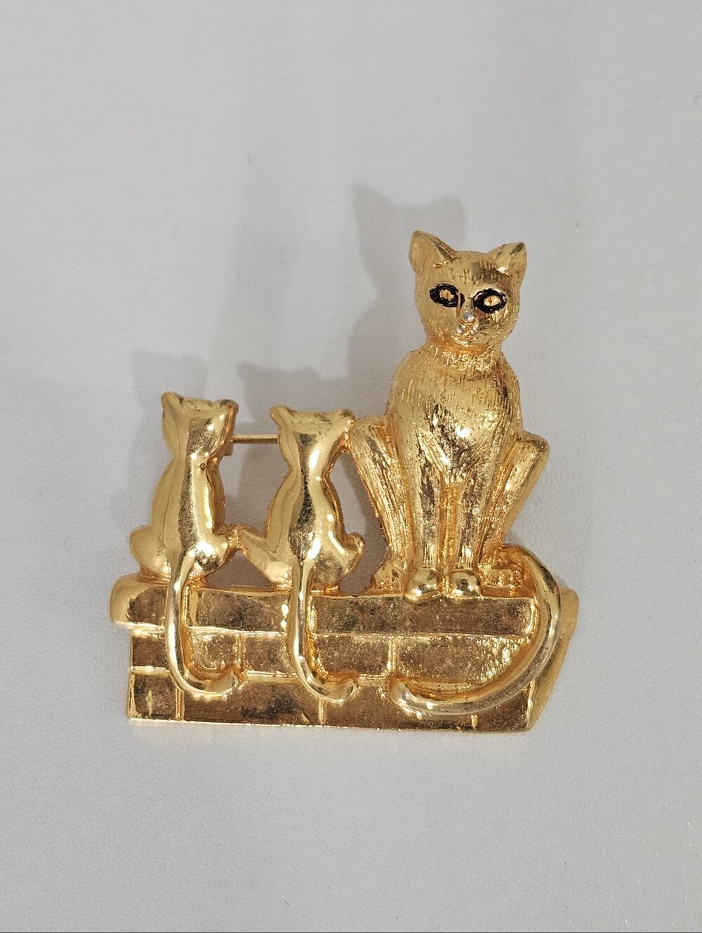 Vintage Cat Family on a Chimney Gold Tone Brooch Pin